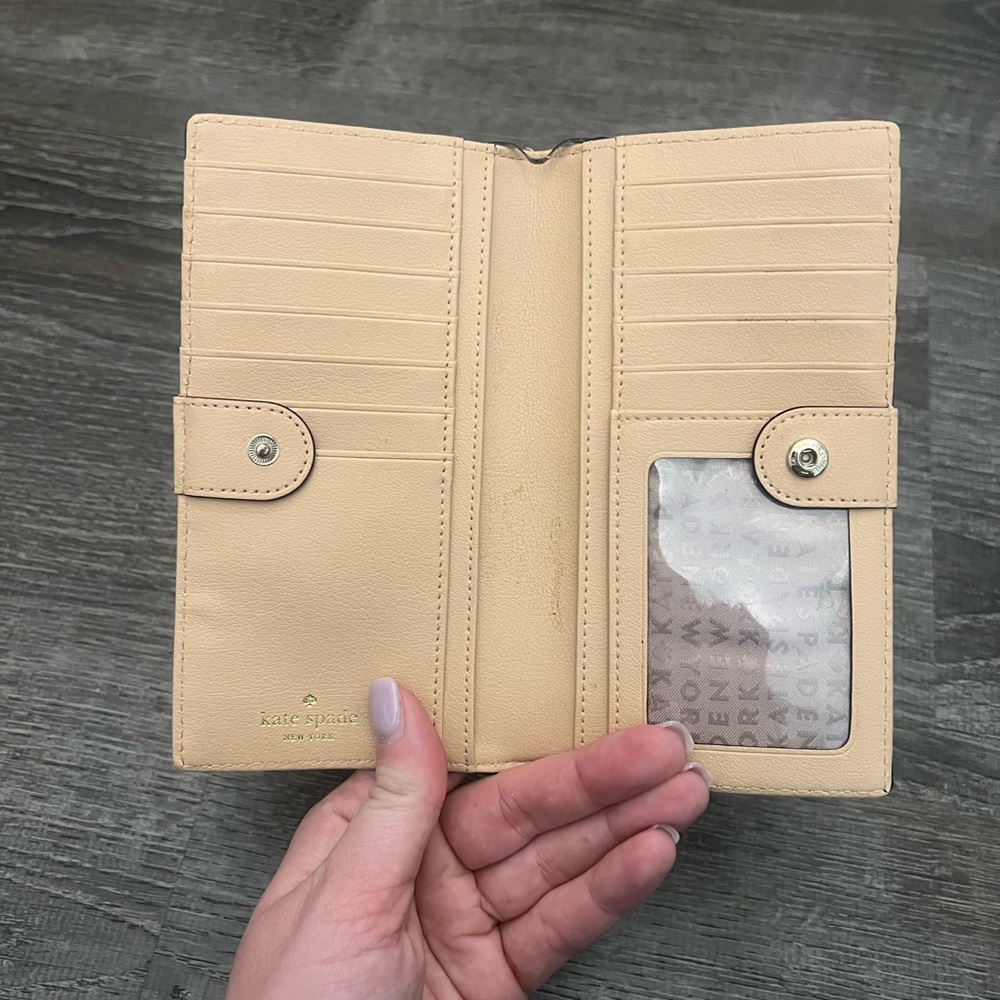 Kate Spade Wallet - Picture 4 of 5